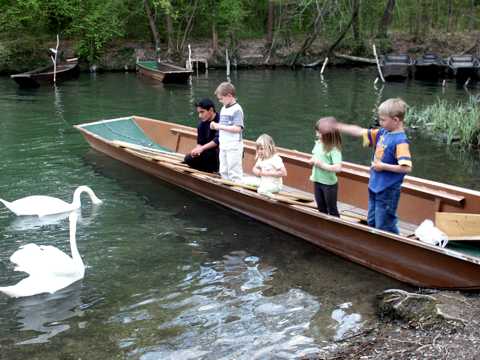 Die Kinder knnen die Fahrt kaum erwarten